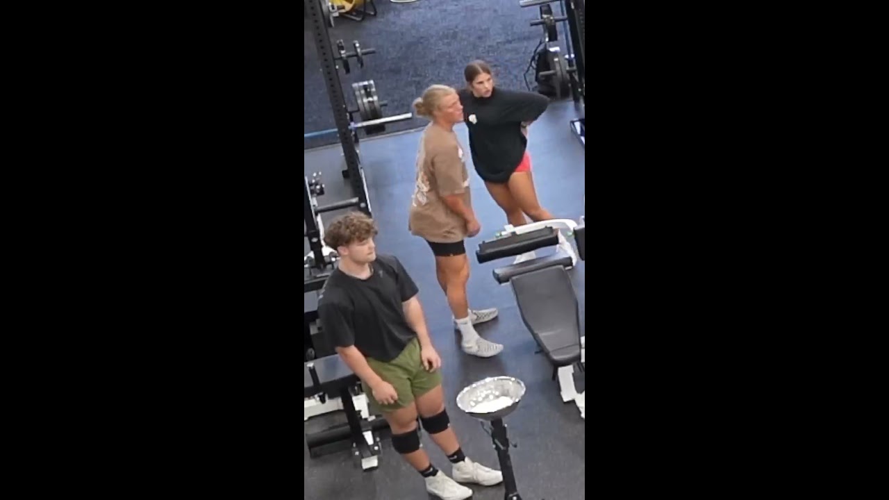 When The Whole Gym Watches You Lift…👀