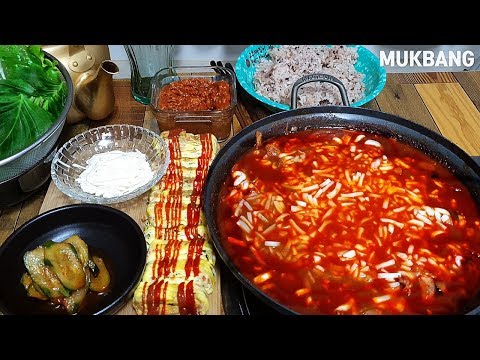 MUKBANG 치즈가 너무과한..ㅠ 쭈삼불고기(Spicy webfoot <strong>octopus</strong> &amp;amp; pork belly)와 계란말이 요리 먹방 <strong>REAL</strong> EATING SHOW