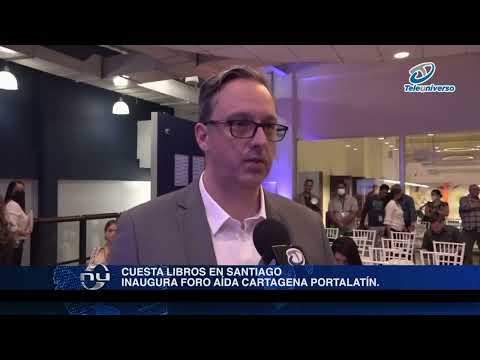 Cuesta Libros en Santiago inaugura foro Aída Cartagena Portalatín
