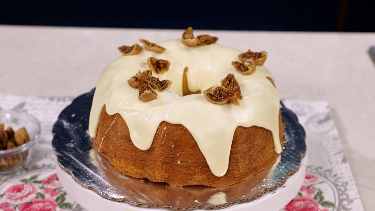 Queque Seco de Rompope e Higos con Lustre de Porcelana