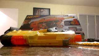 Showcase Nerf Elite Rayven Stinger