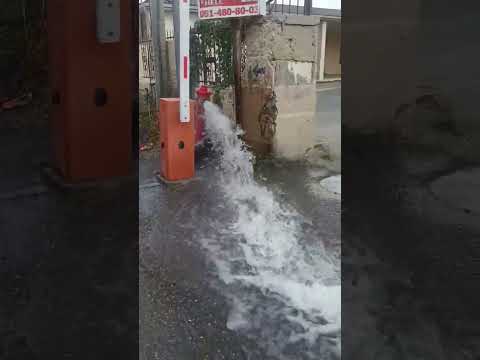 Xırdalanda küçəni su basdı