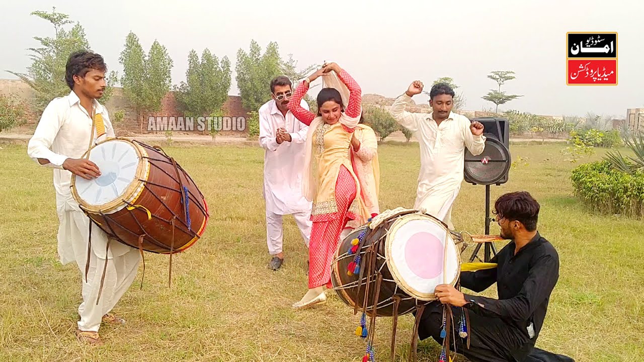 Best Dhol Jhumer Nadia Malik VS Local Mens Bhangra Muqabla Dhol Master Tahir Abbas New Dance 2022