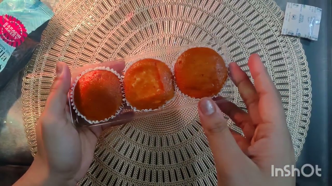Review series #5 Karachi bakery *Vanilla muffins* ✨️✨️