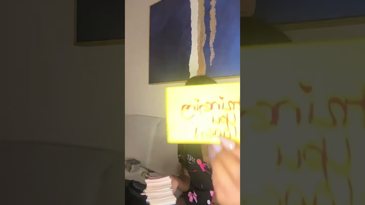 У Дэма есть фальшивая подруга, которая хочет заполучить его 