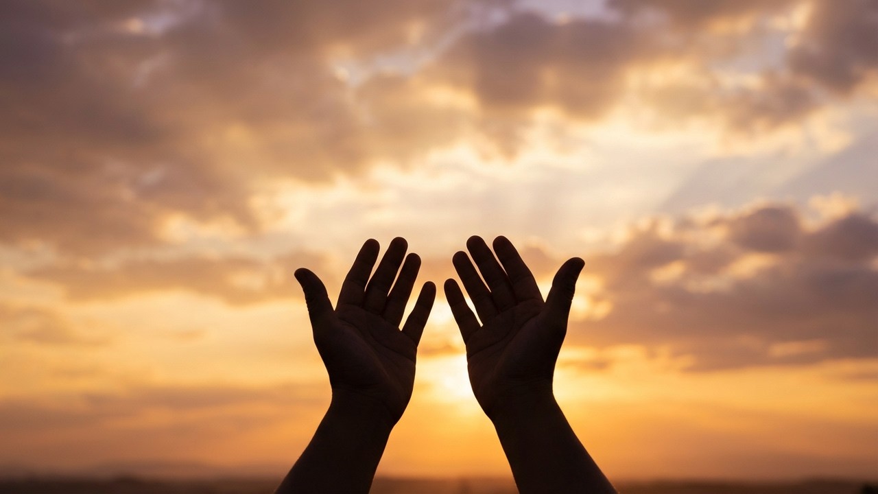 God’s Mercy Has Not Run Out | Pray Psalm 136:1–3