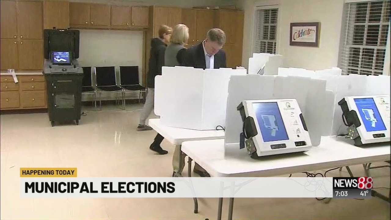 Indianapolis Mayor Joe Hogsett voting