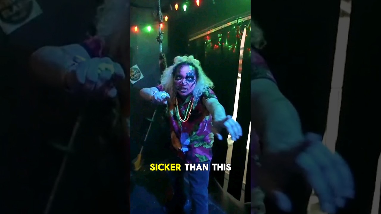 Party Foul 🤢 #sixflags #hauntedhouse