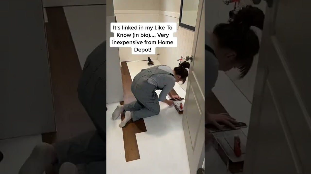 Напольное покрытие Peel and Stick FTW в нашем ремонте ванной комнаты!