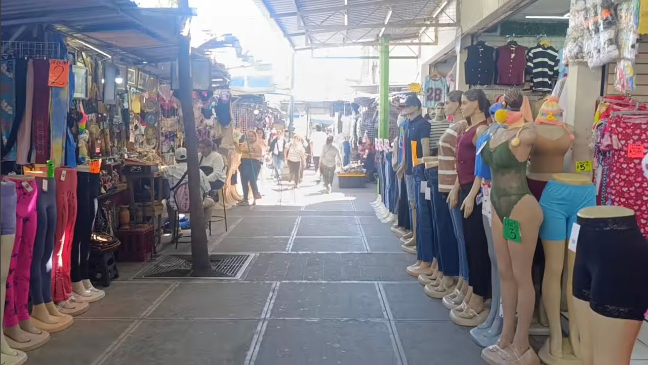 Ventas informales de la calle ARCE de San Salvador el salvador 