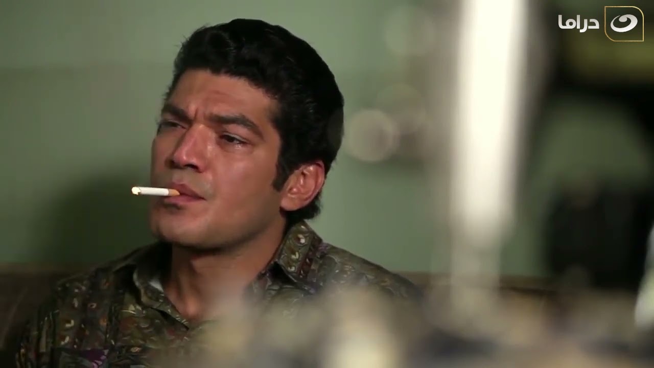 عبد المجيد زهق من مراته وعمايلها ولقى الحل انه يبص برة