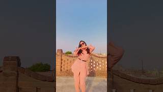 shaky shaky 🥰🥰 #trendingshorts #ytstudioes #dance #viralshort #subscribe #shorts