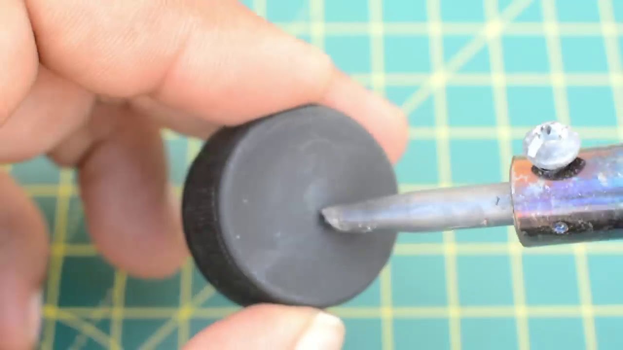 How to Make a Emergency Mobile Phone Charger Using 9 Volt Battery at