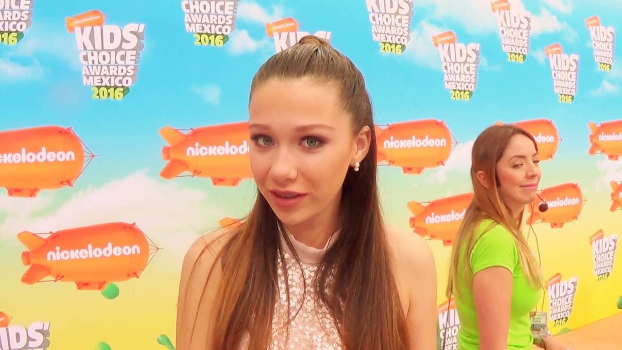 Roberta Damian Entrevista Kids Choice Awards Mexico 2016