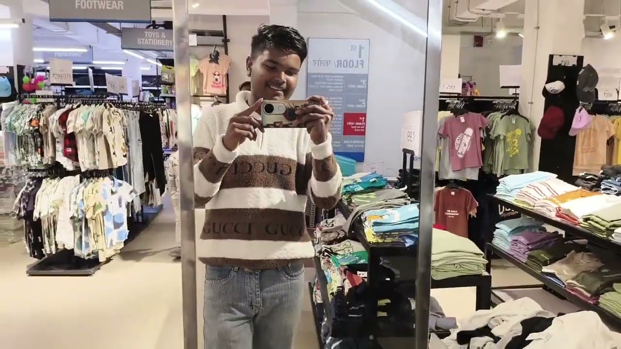 Aaj hm sb gye Madhubani me visal mega Mart ☺️📍👍🔥