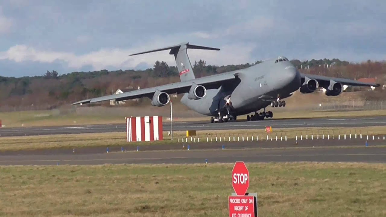 C5-B Galaxy screams her way out of Prestwick 13/02/2016 - YouTube