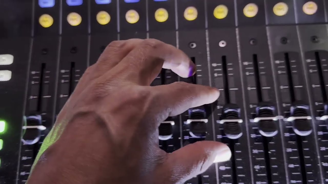 swapping a faulty fader bank on A&H Avantis