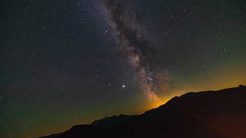 Earth rotation vs Milky Way galaxy timelapse