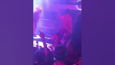 Joey Mcintyre talking about Donnie Wahlbergs package