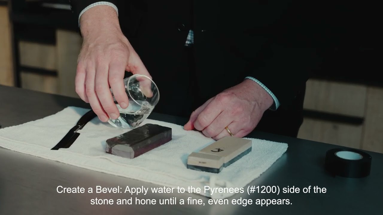 How to Sharpen an Open Razor Like a Pro – Barber Tips by Stijn De Sutter