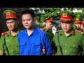 Bác sĩ, điều dưỡng nhận tiền suốt nhiều năm, đi du lịch cùng ‘bà trùm’, sao nói bị ép buộc?