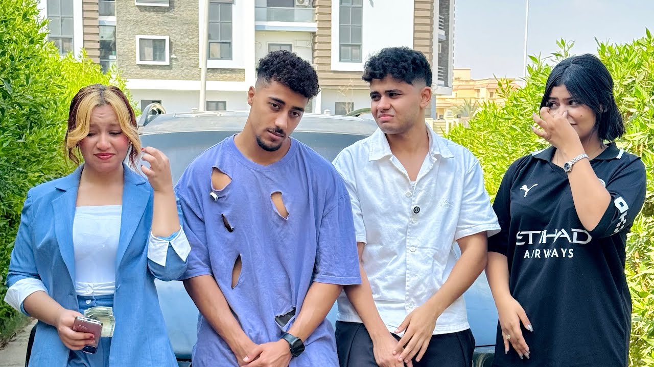 فتاة تفعل شي غريب جدا مع الراجل لكن الكاميرات تكشف السر وللاسف… 