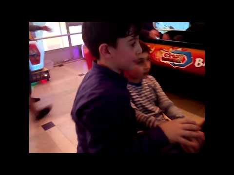 გასართობ ცენტრში, მეგობრებთან ერთად გავერთეთ.