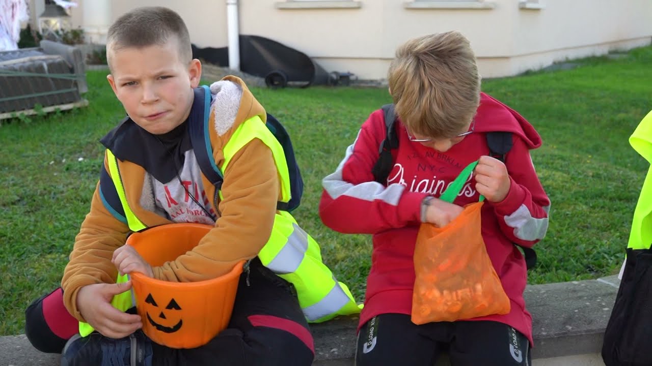 Chasse aux bonbons d'Halloween