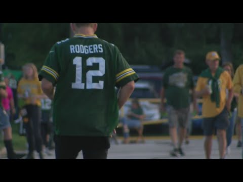 Packers fans tailgate for home opener for the first time in nearly two years