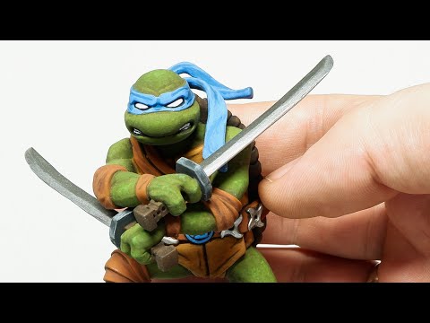 Painting 3d printed Leonardo from TMNT and Krydrufi organizer for artists