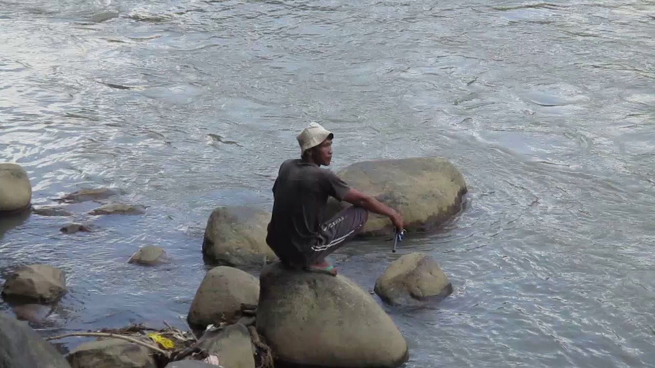 Mandi Telanjang Di Sungai Progo Youtube