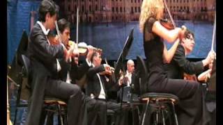 The Blue Danube Waltz - Donauwalzer - aus der 1. Reihe vom genialen Filmreporten Sascha Petrovic
Conductor: Mika Eichenholz