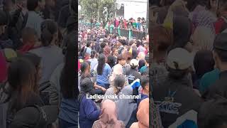 ketika kesurupan massal terjadi di jalanan saat pentas seni reak