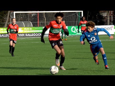 JILLIAN SPEELT TEGEN FEYENOORD - TOUZANI TV