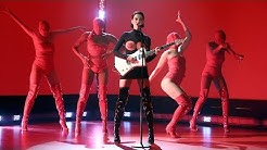 St. Vincent Performs 'Los Ageless'