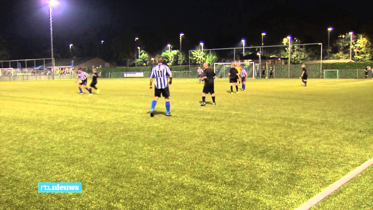Voetbal light: hijgen, puffen en een biertje toe - RTL NIEUWS