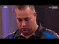 HE'S ONLY GONE AND DONE IT ON HIS DEBUT! 🤩 | World Championship Day 1