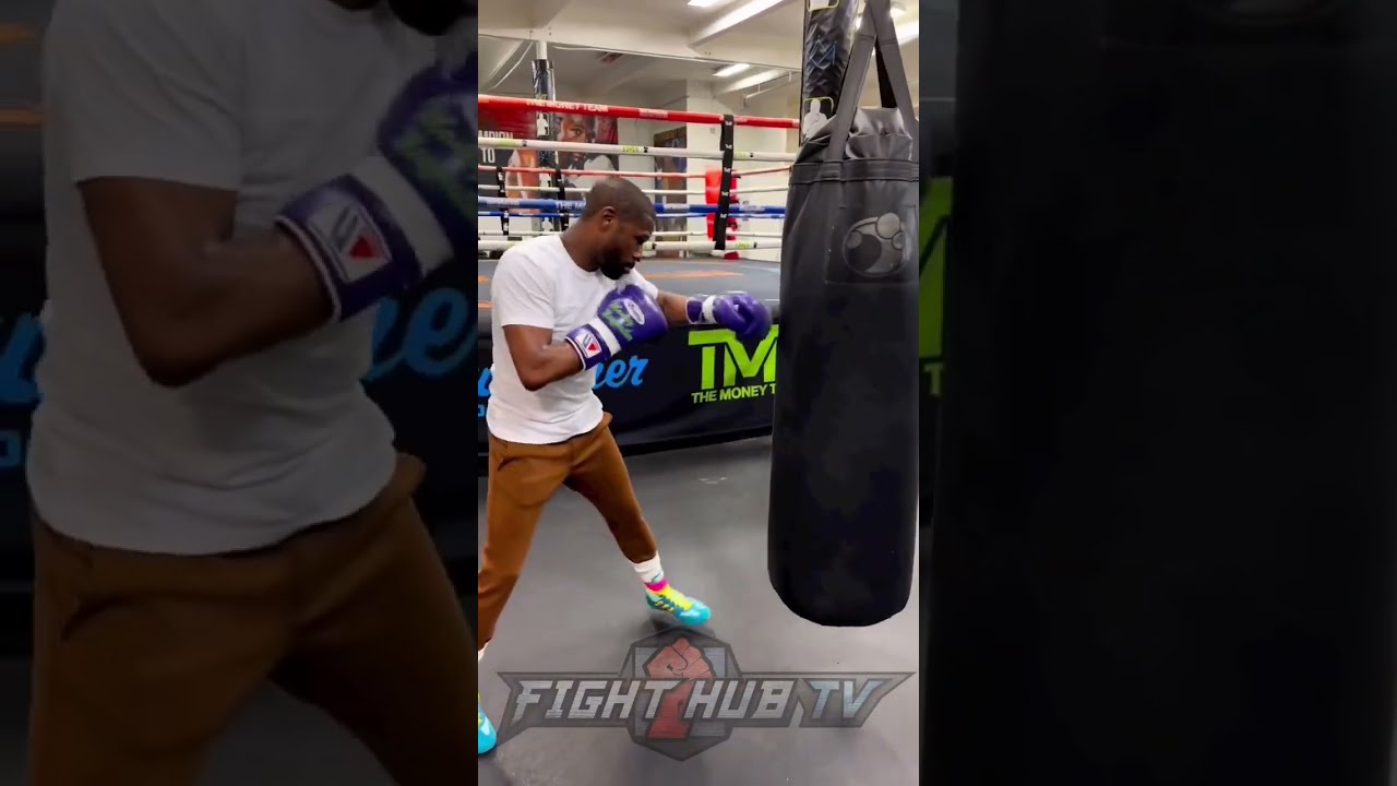 MASTER AT WORK Mayweather Thuds Heavy Bag With Perfect Technique 