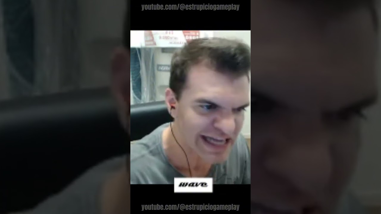 WAVEIGL deu rage com o hellboy pela luz de natal