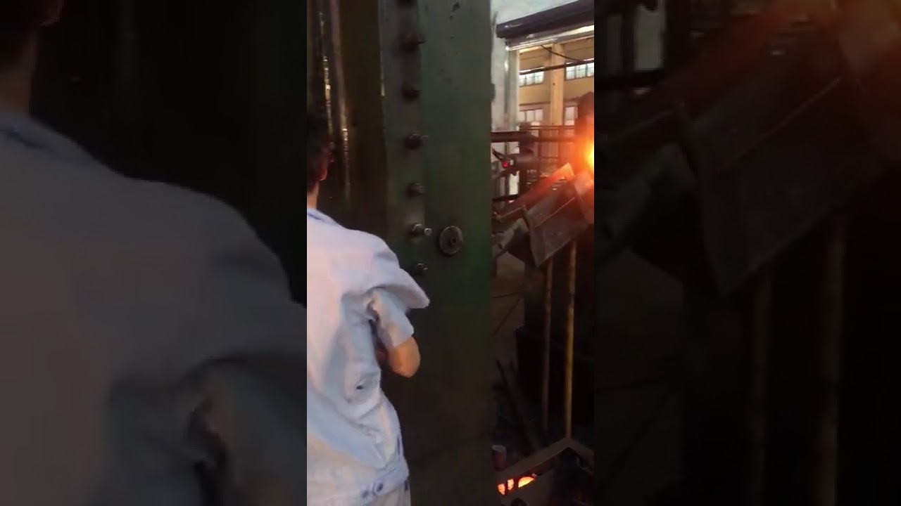 Close type single point press and ring rolling machine