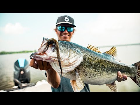 The MagBoosa 8.0 | A Texas-Sized Worm Designed to Catch GIANTS