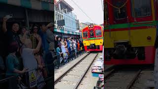 Maeklong Railway Market in Bangkok Thailand #maeklong #bangkok #thailand #jalanjalan #traveling