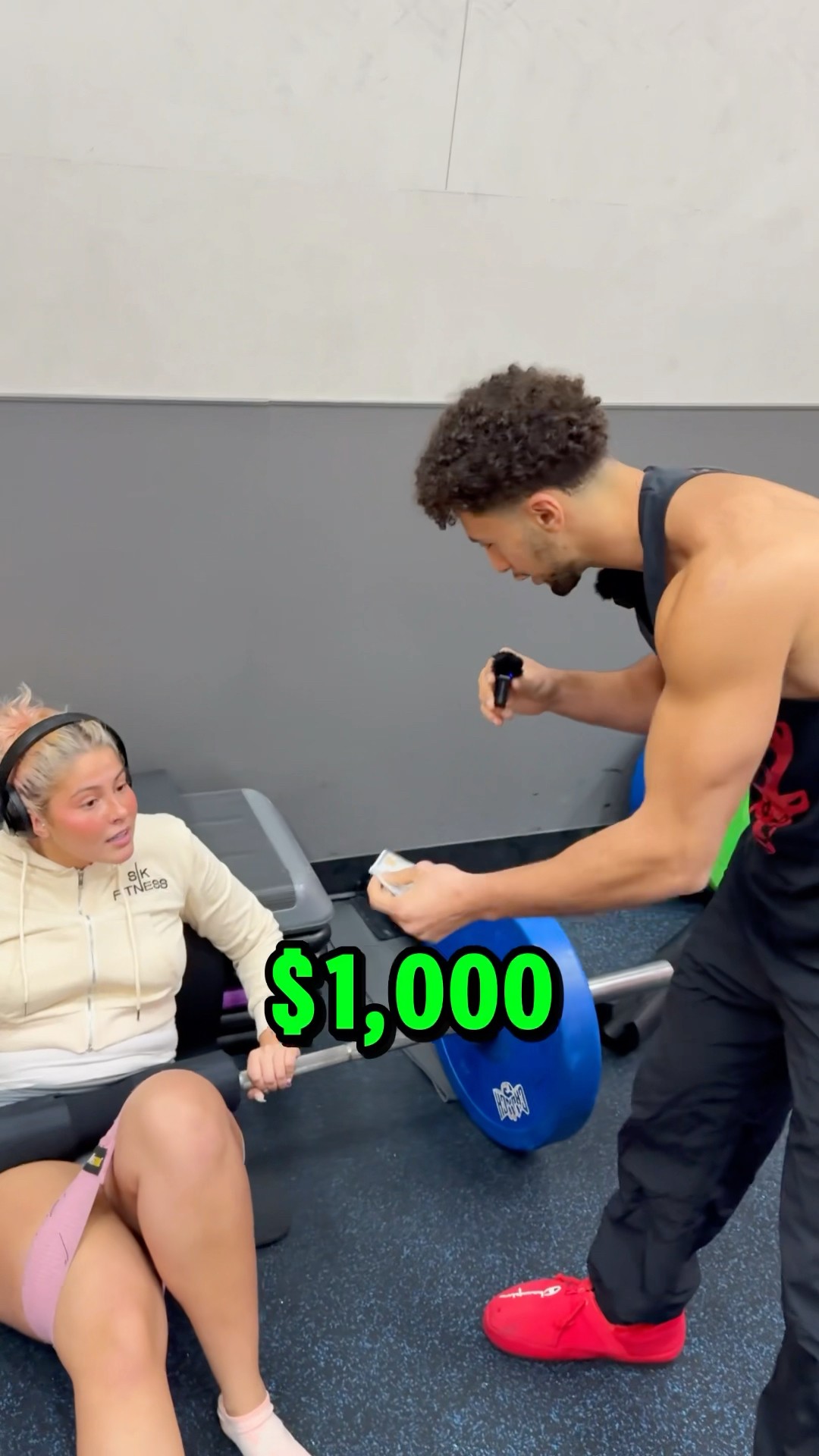 Who can hip thrust more for $1,000⁉️