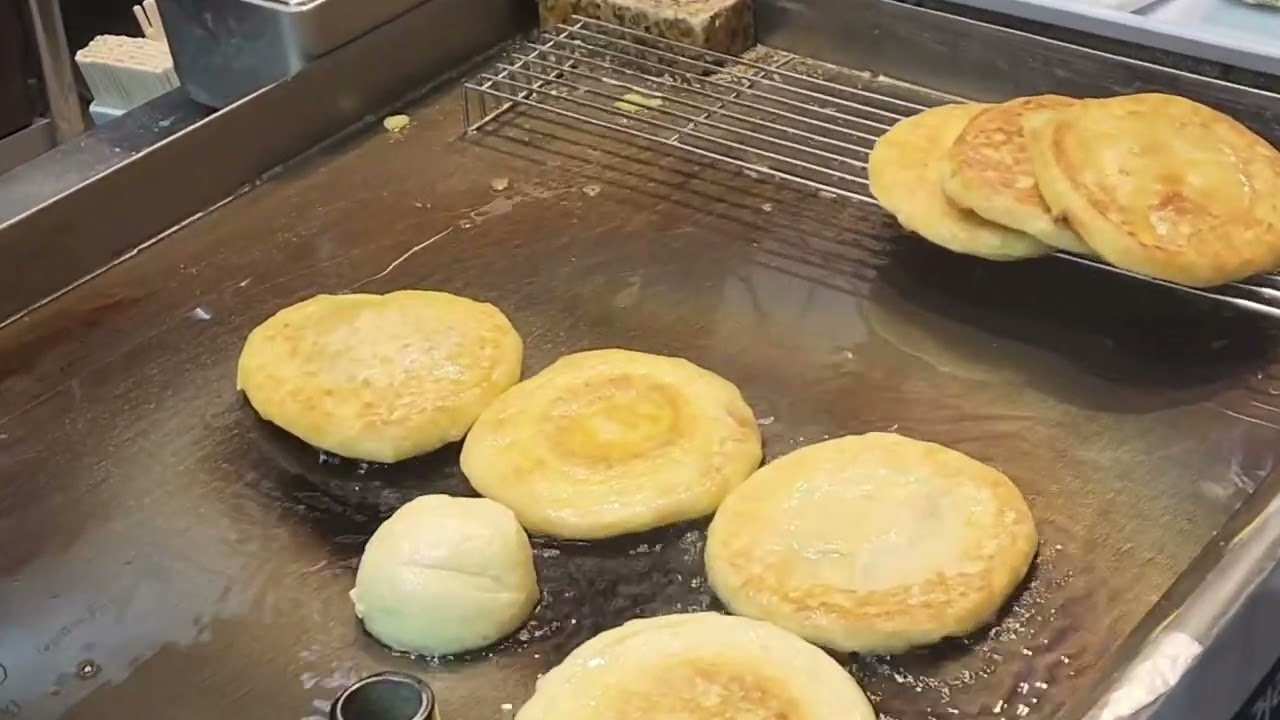 BTS 뷔가 다녀간 그 집 강릉핫플 줄 서서 먹는 호떡집🫓🍨korean street food #BTS #V #BTSV #kpop #강릉맛집 #강릉여행 #강원도맛집 #강릉핫플 #음식