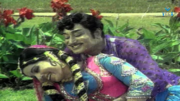 Puthi Ketta Ponnu Onnu Video Song : Sivaji Ganesan, Jayalalitha ( Anbai Thedi )