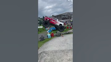 ARRMA Granite 3S BLX - Skatepark Jump #rc #arrmagranite #danielmackenzie #skatepark #rccars #arrma