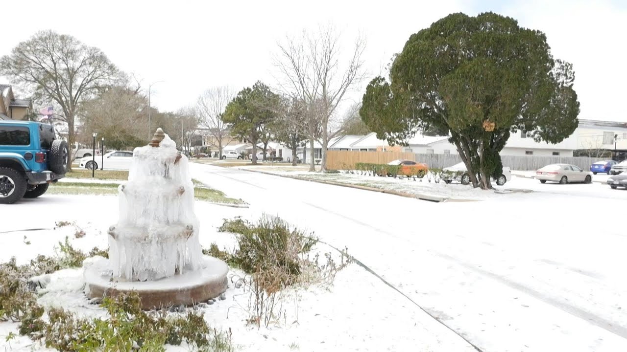Arctic blast brings snow to Texas | AFP - YouTube