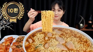 밤 늦게 배고파서 라면 10봉지에 김치만두 왕창 넣어 먹었어요🍜 | MANDOO RAMYEON | MUKBANG | EATING SHOW | ASMR