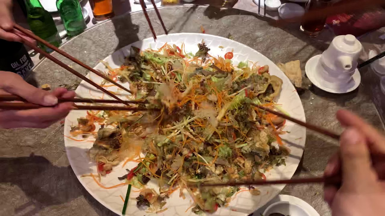 Tossing Yee Sang! - YouTube