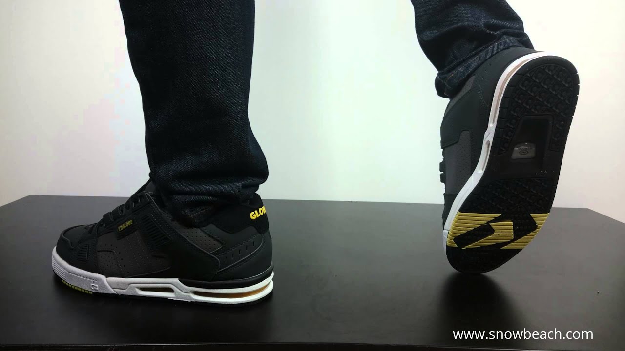 globe sabre black yellow